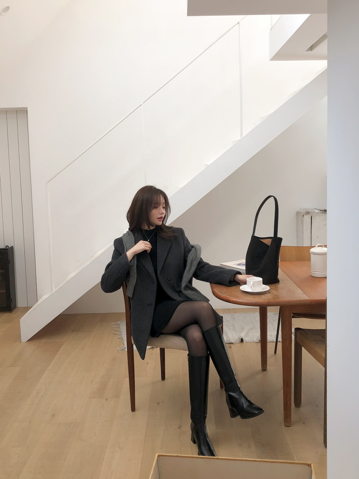 Chị em chỉ cần có đúng 3 đôi giày cao gót để sành điệu từ công sở ra phố- Ảnh 3.