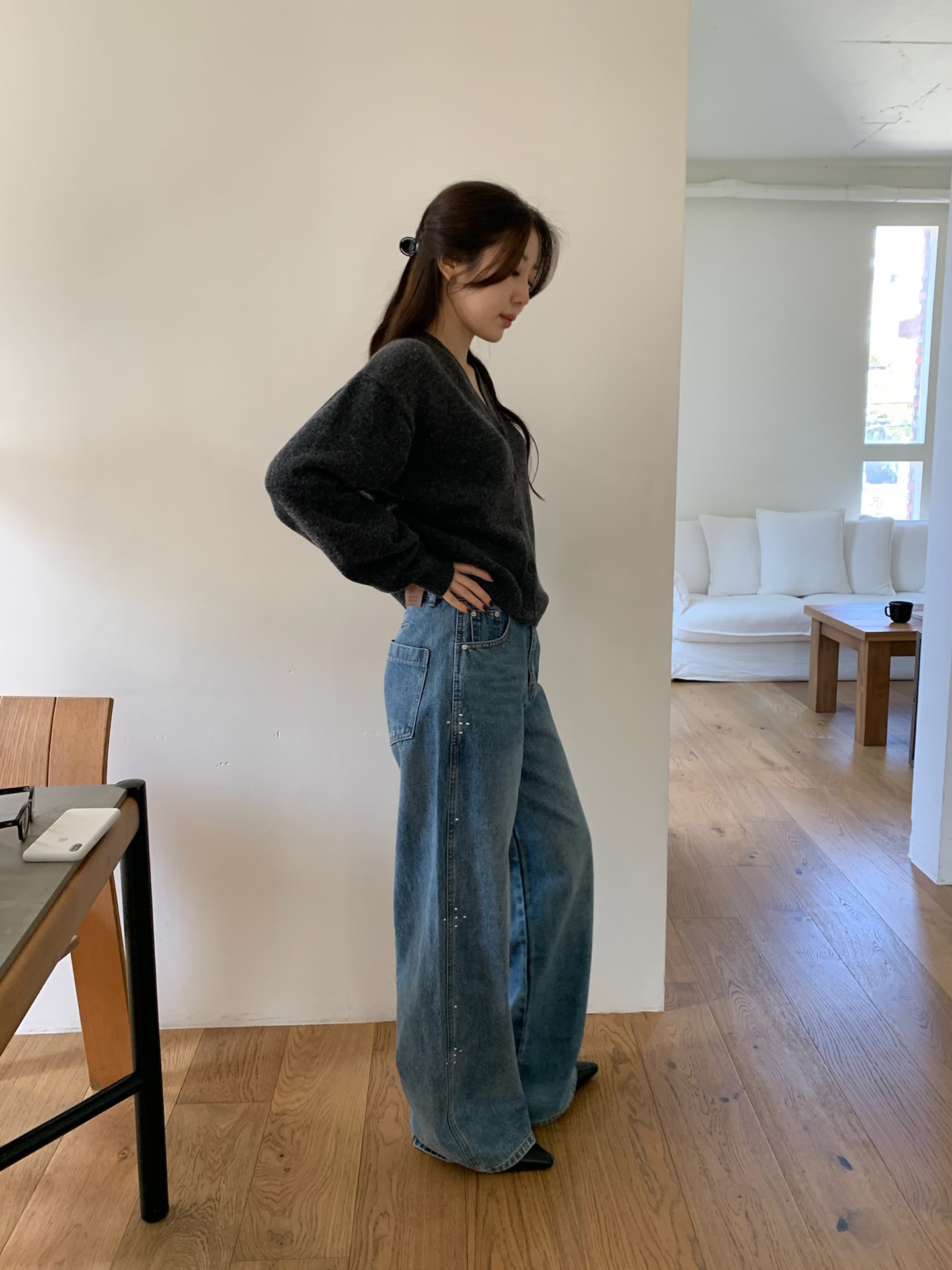 Giờ sắm gì để sang năm 2026 mặc vẫn đẹp: 5 gợi ý không thể xuất sắc hơn- Ảnh 5. Giờ sắm gì để sang năm 2026 mặc vẫn đẹp: 5 gợi ý không thể xuất sắc hơn- Ảnh 5.