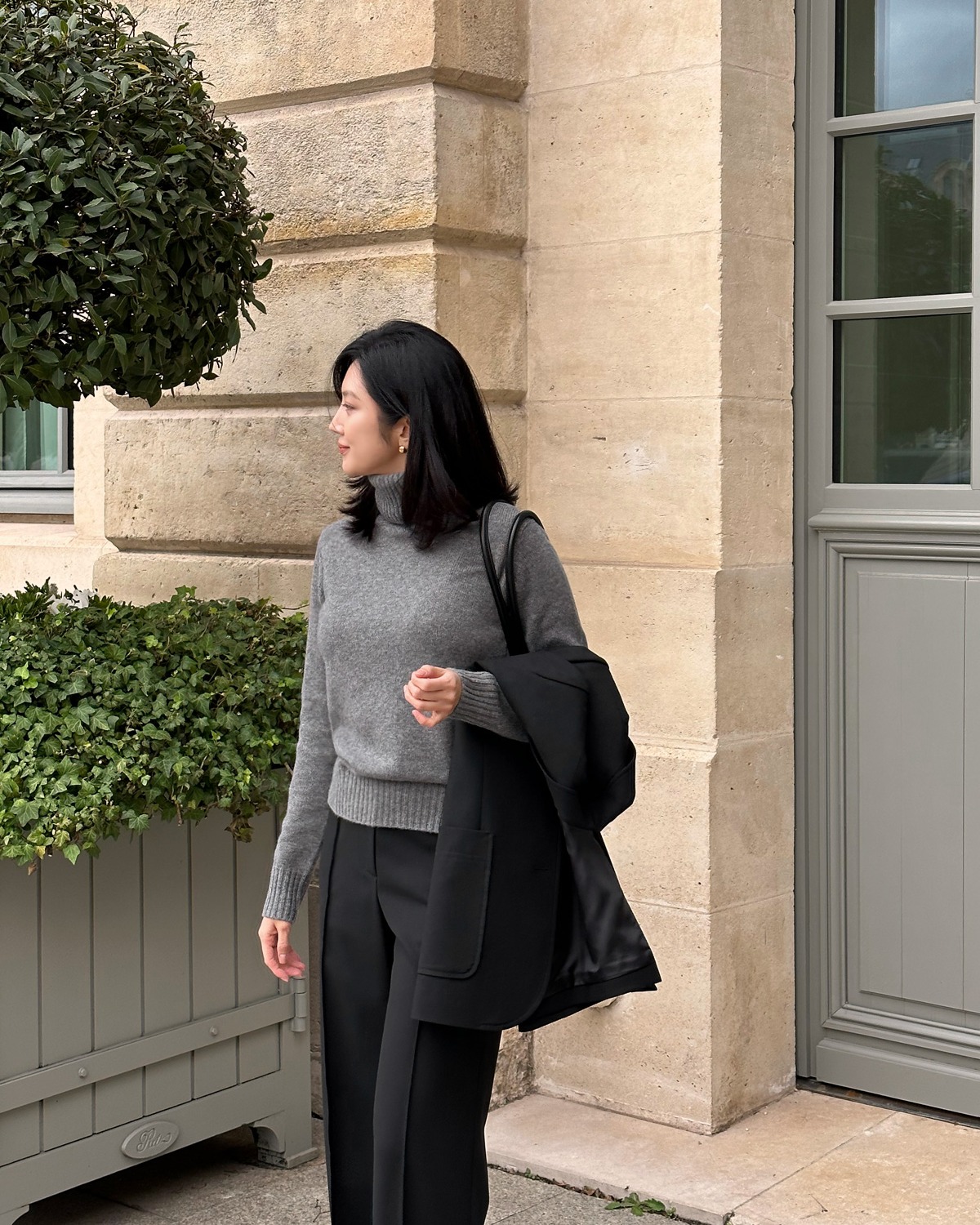 Phụ nữ Hàn có 4 cách mặc áo len đơn giản vô cùng, nhưng rất sành điệu- Ảnh 8. Phụ nữ Hàn có 4 cách mặc áo len đơn giản vô cùng, nhưng rất sành điệu- Ảnh 8.