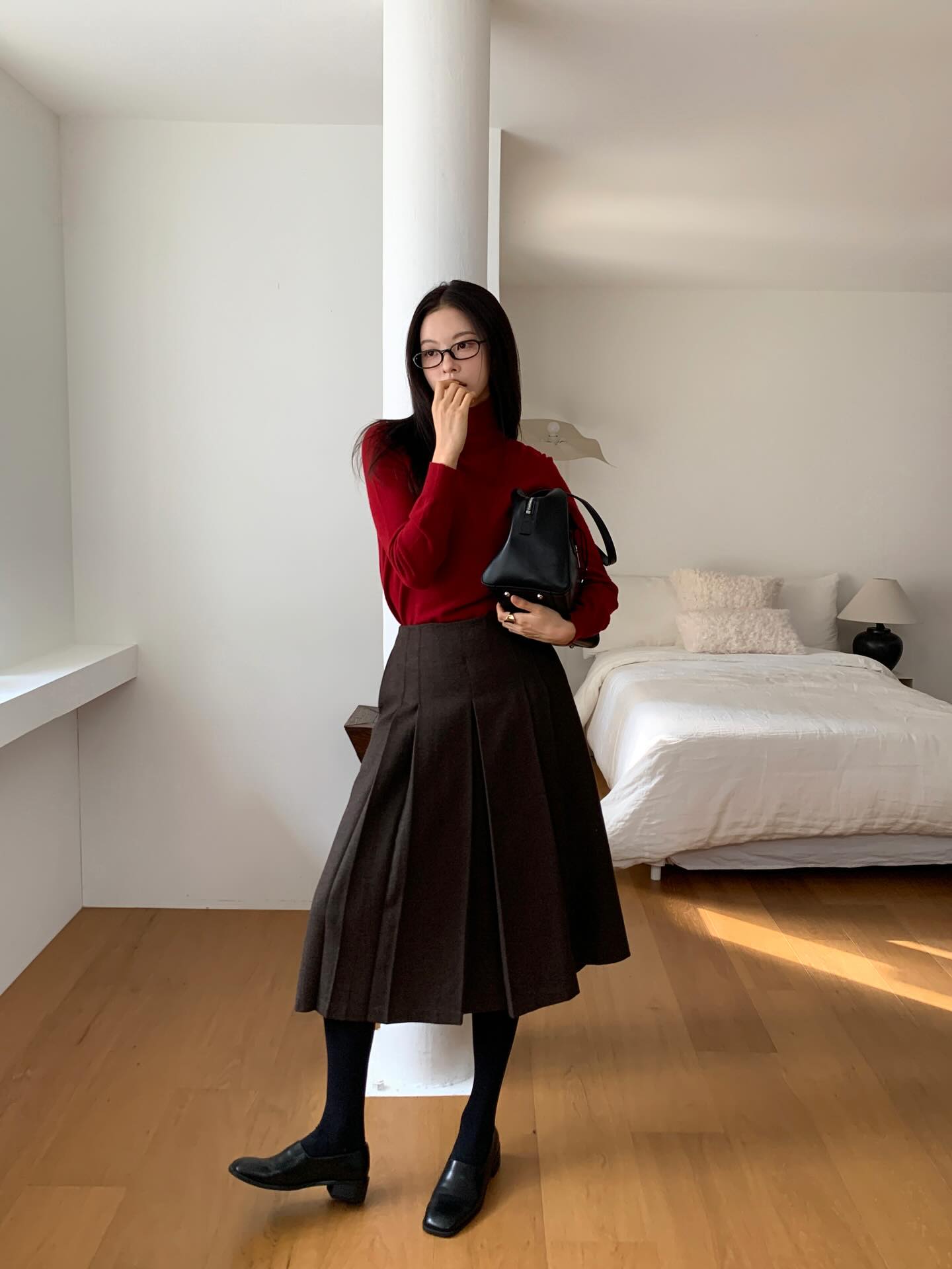 Phụ nữ Hàn có 4 cách mặc áo len đơn giản vô cùng, nhưng rất sành điệu- Ảnh 4. Phụ nữ Hàn có 4 cách mặc áo len đơn giản vô cùng, nhưng rất sành điệu- Ảnh 4.