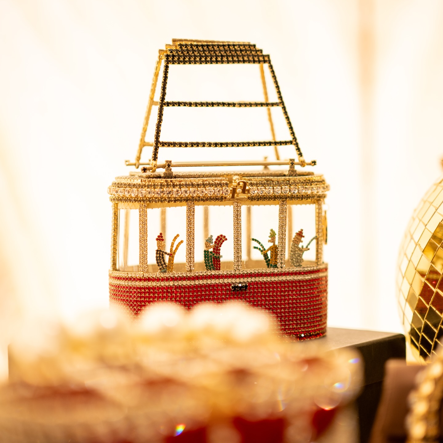 Túi hiệu của 2 nàng dâu nhà tỷ phú Bùi Lan Anh và Phương Nhi gây chú ý- Ảnh 3.