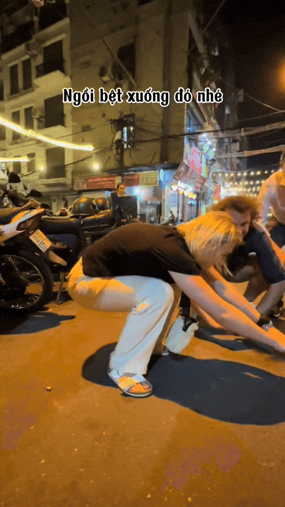 Khách Tây khoe "kỹ năng mới" học được sau khi đến Việt Nam- Ảnh 4. Khách Tây khoe "kỹ năng mới" học được sau khi đến Việt Nam- Ảnh 4.