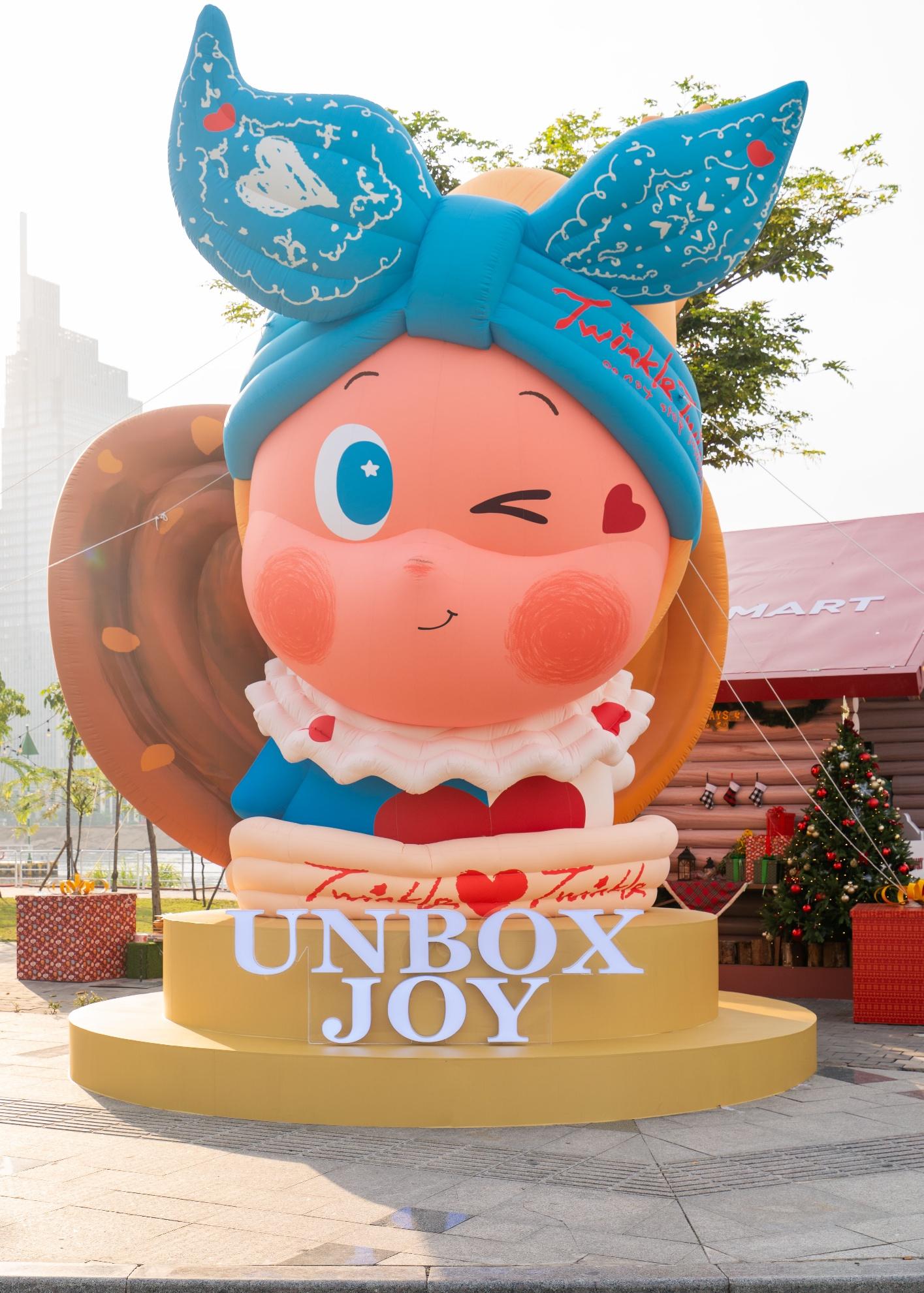 “Unbox Joy” – Không gian Giáng Sinh nghệ thuật giữa lòng TP. Hồ Chí Minh- Ảnh 2. “Unbox Joy” – Không gian Giáng Sinh nghệ thuật giữa lòng TP. Hồ Chí Minh- Ảnh 2.