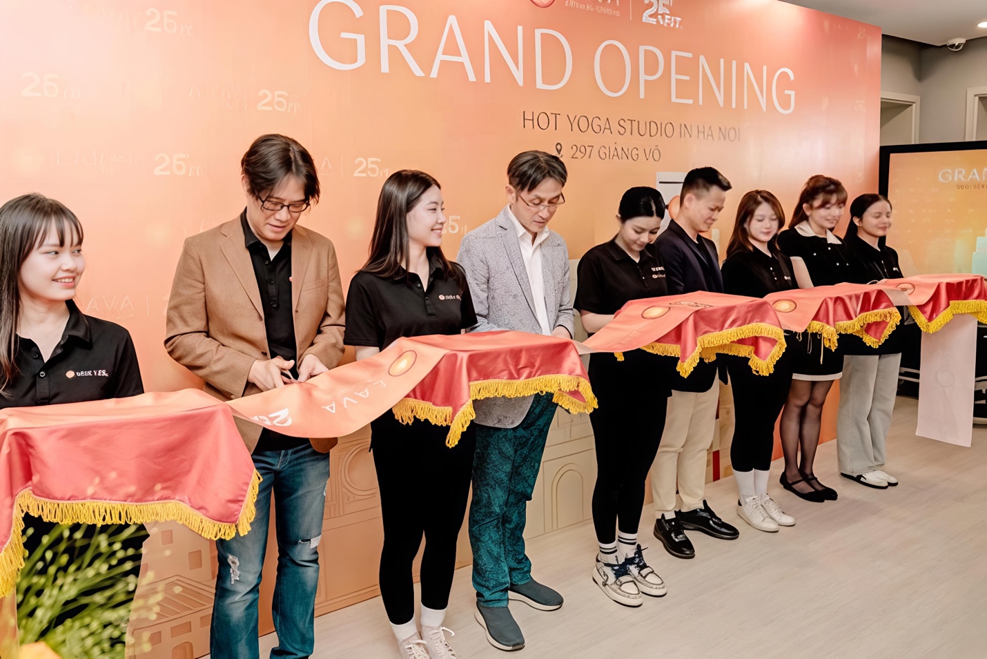 LAVA Hot Yoga có mặt tại Hà Nội - Quy tụ Stylist Hoàng Ku, NTK Adrian Anh Tuấn- Ảnh 1.