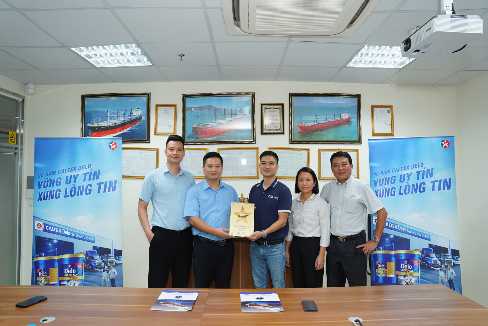 Caltex Delo lập bản đồ uy tín cho cộng đồng tài xế Việt với 165 "tọa độ đỉnh" được xướng tên- Ảnh 3. Caltex Delo lập bản đồ uy tín cho cộng đồng tài xế Việt với 165 "tọa độ đỉnh" được xướng tên- Ảnh 3.