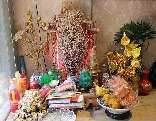 5 kiểu thắp hương sai cách- Ảnh 2. 5 kiểu thắp hương sai cách- Ảnh 2.