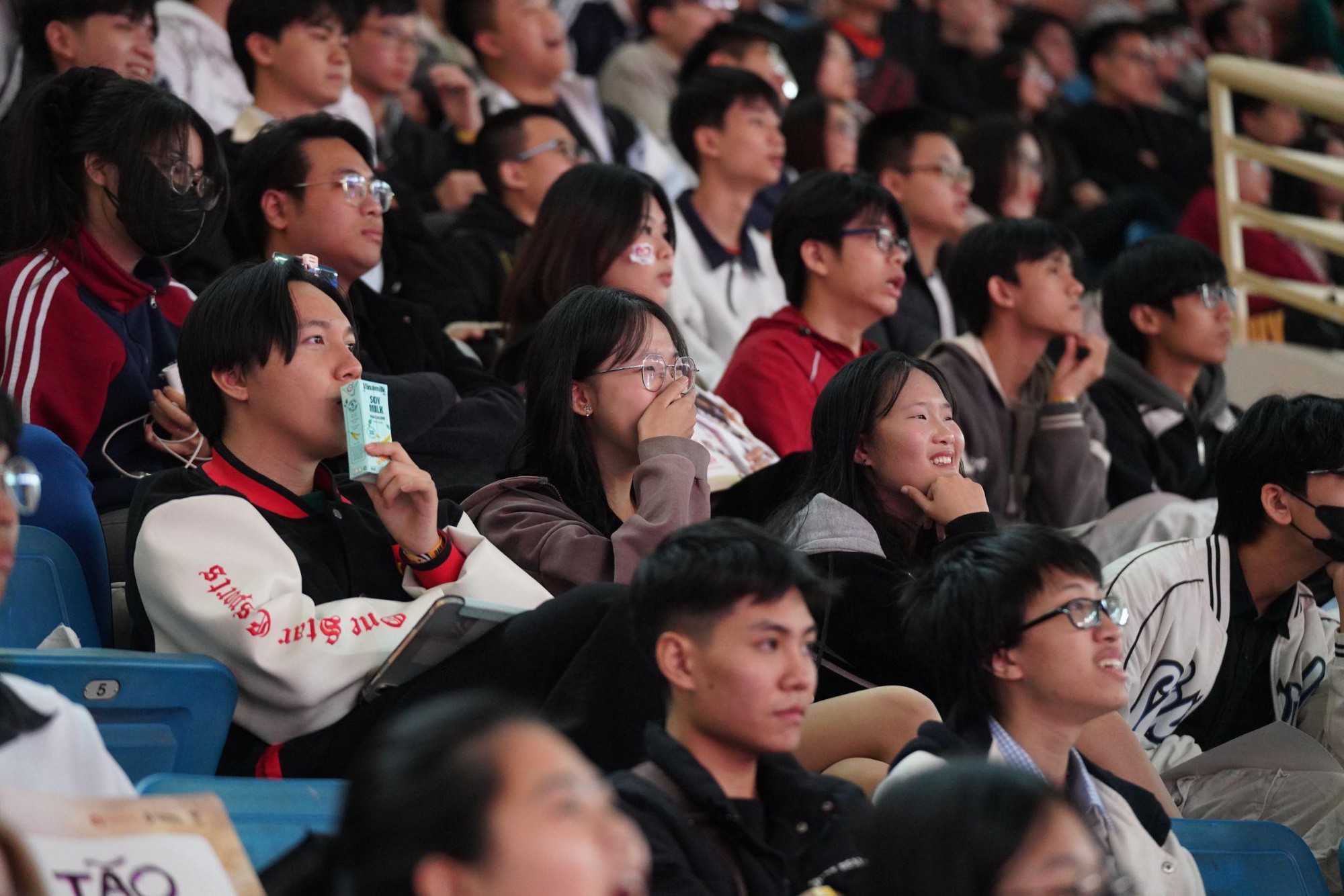 ShopeePay "gây sốt" AIC 2025: Giảm đến 50% nạp thẻ, loạt ưu đãi độc quyền cho fan Esports- Ảnh 4.