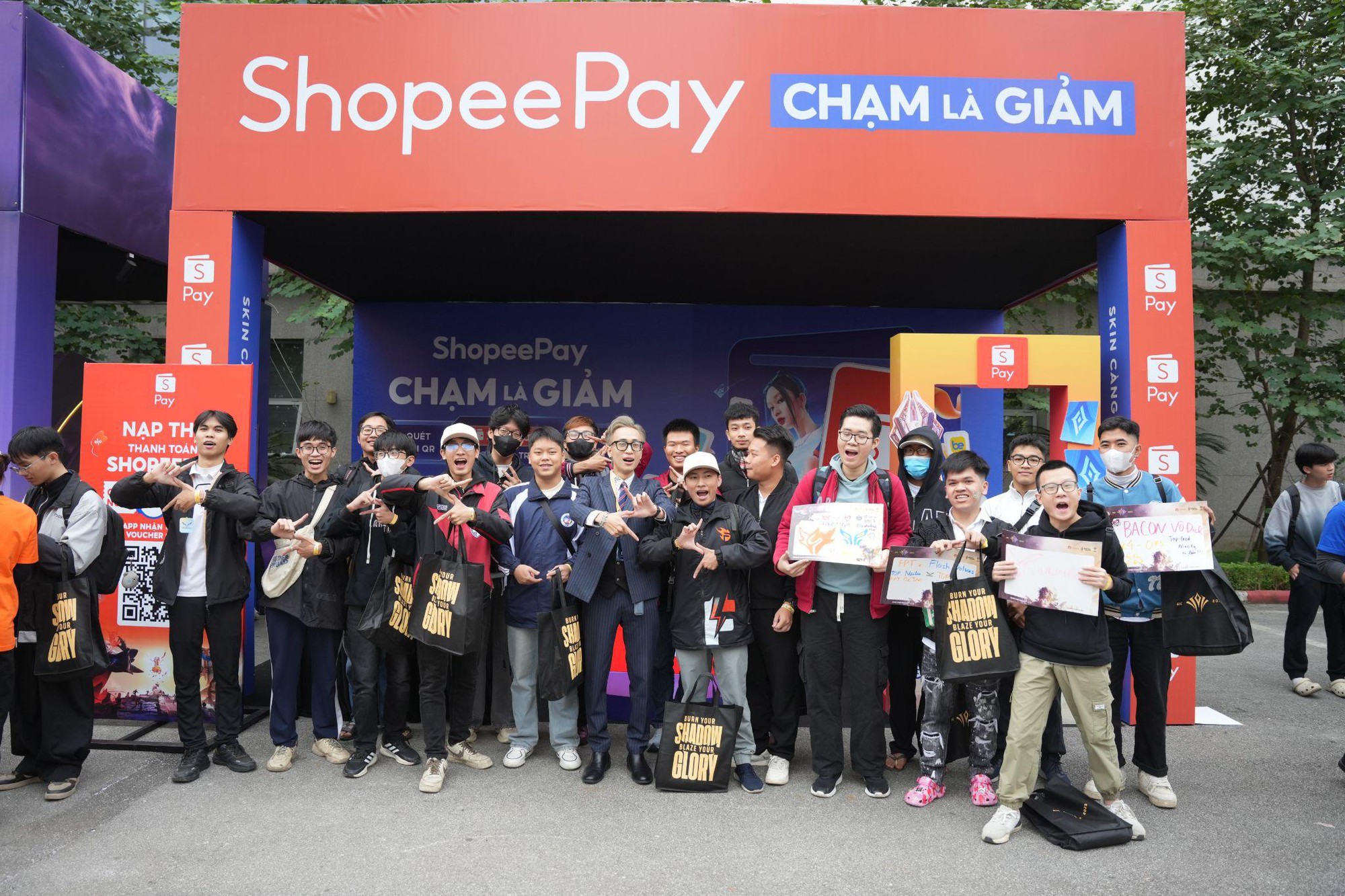 ShopeePay "gây sốt" AIC 2025: Giảm đến 50% nạp thẻ, loạt ưu đãi độc quyền cho fan Esports- Ảnh 7.