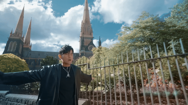 Nam ca sĩ J. tái xuất hút ngay 35 triệu view, chiếm Top 1 Trending từ trong nước đến quốc tế- Ảnh 2. Nam ca sĩ J. tái xuất hút ngay 35 triệu view, chiếm Top 1 Trending từ trong nước đến quốc tế- Ảnh 2.