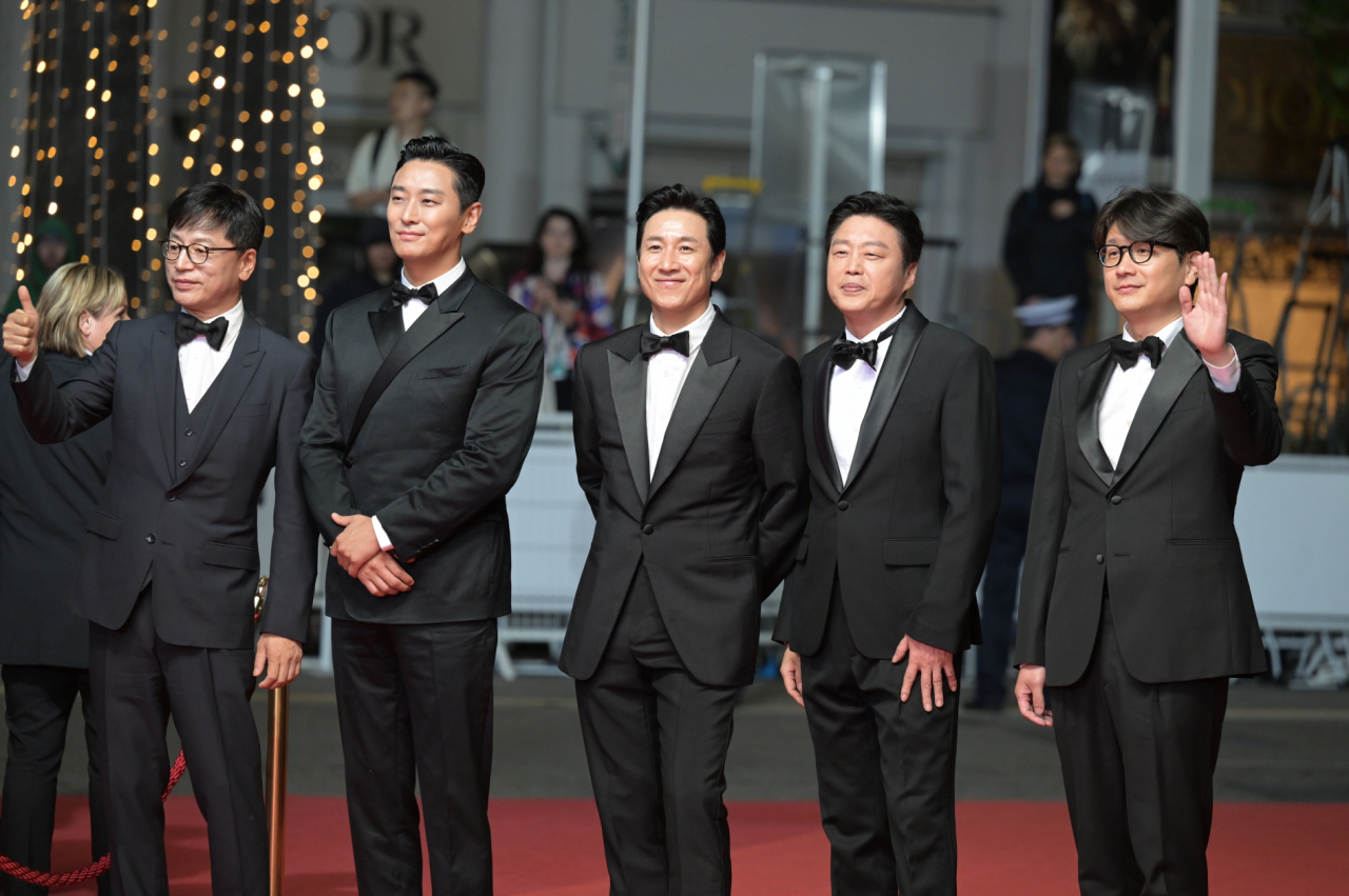 Từ tranh cãi "Thái tử" Joo Ji Hoon: Khán giả có nên cho những kẻ tội phạm cơ hội làm lại ở showbiz?- Ảnh 16. Từ tranh cãi "Thái tử" Joo Ji Hoon: Khán giả có nên cho những kẻ tội phạm cơ hội làm lại ở showbiz?- Ảnh 16.