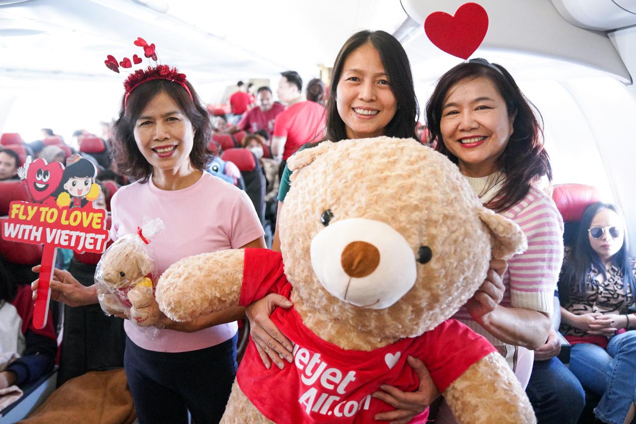 Bay Vietjet là có gấu trong mùa lễ Valentine này- Ảnh 6.