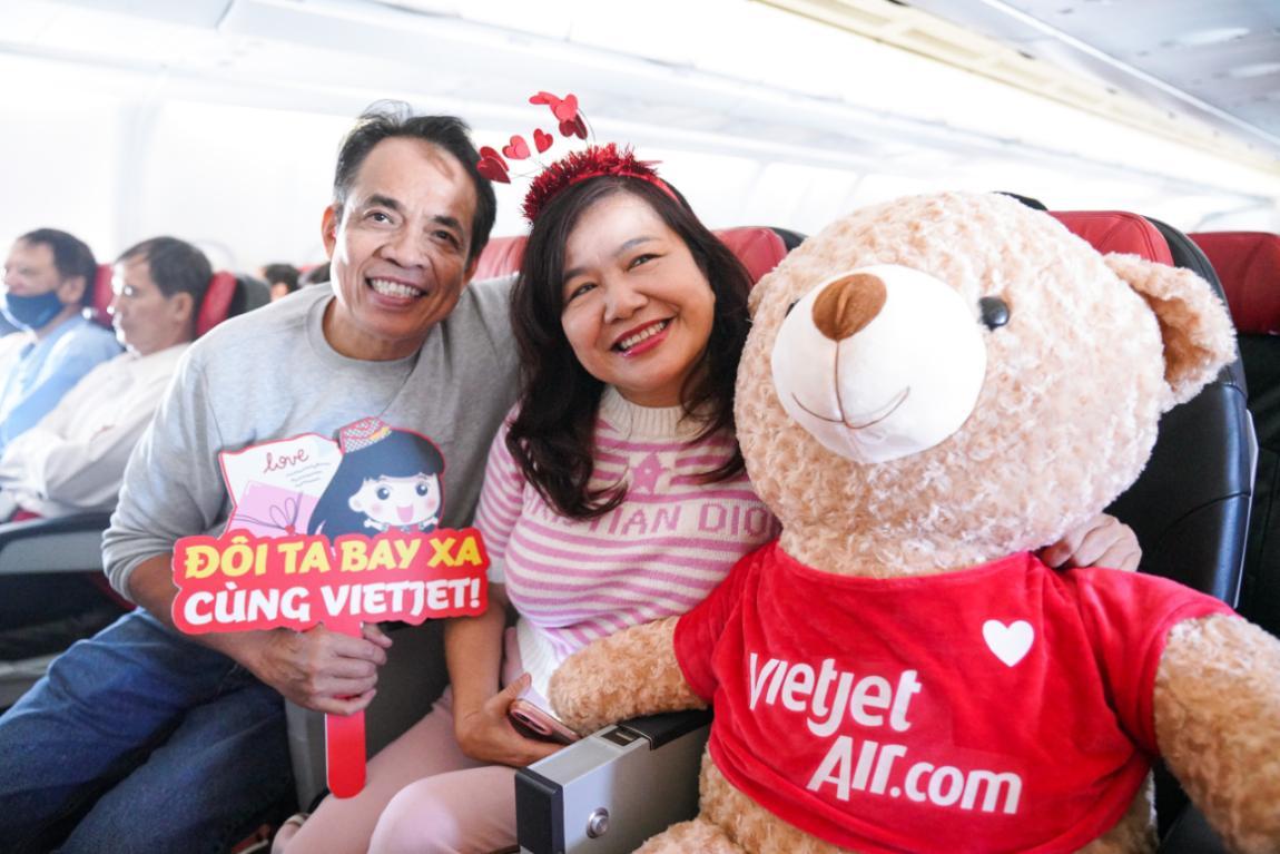 Bay Vietjet là có gấu trong mùa lễ Valentine này- Ảnh 8.