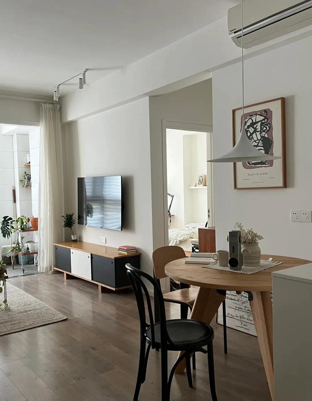Ngôi nhà sạch sẽ và thanh lịch của người phụ nữ trung niên khiến ai nhìn đều nói "ở 1 mình như này quá đã"!- Ảnh 4.