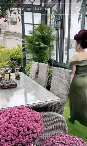 Phú bà kim cương quận 3 với kiểu tóc "độc lạ": Trên tay lấp lánh mấy căn biệt thự, chơi thân với cả showbiz- Ảnh 25. Phú bà kim cương quận 3 với kiểu tóc "độc lạ": Trên tay lấp lánh mấy căn biệt thự, chơi thân với cả showbiz- Ảnh 25.