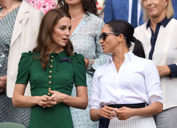 Meghan Markle bị tố "sao chép" Vương phi Kate trên Instagram- Ảnh 1.