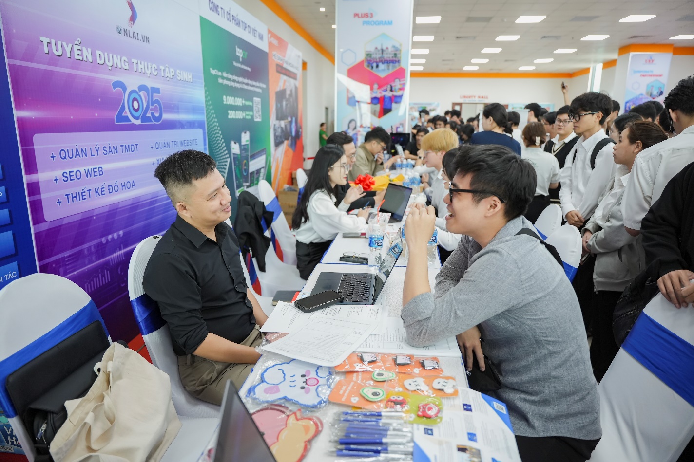 Ứng dụng AI tìm việc cho sinh viên được triển khai tại FIT Career Day 2025 của UEF- Ảnh 3.