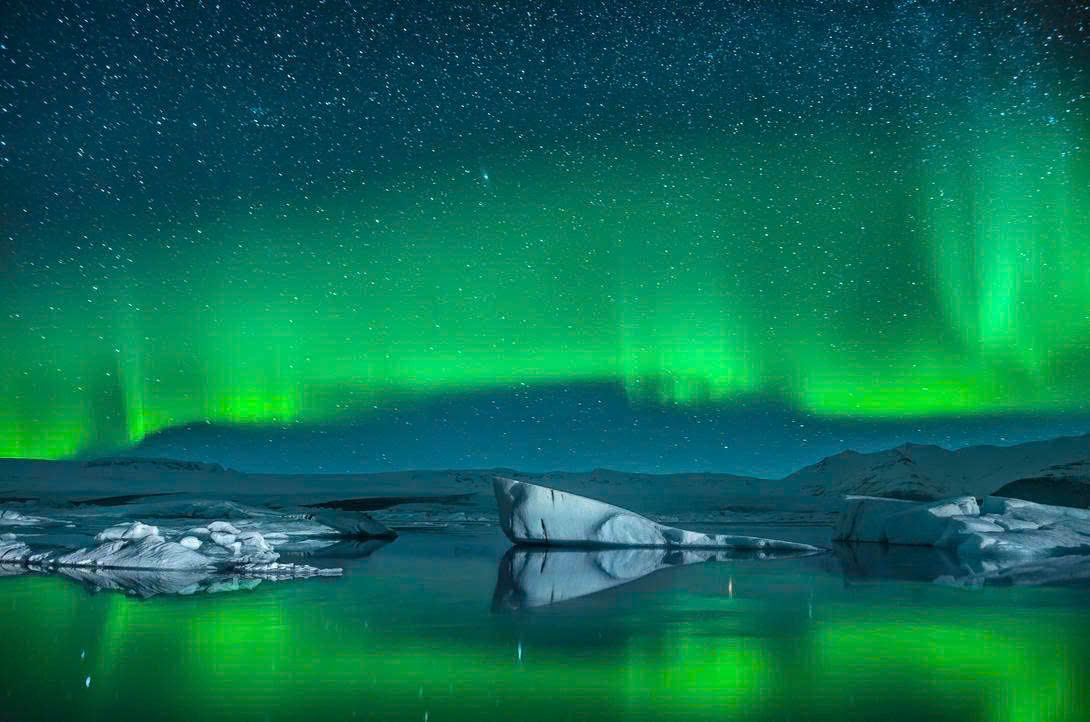 Hiện tượng cực quang là gì? Ngắm nhìn tuyệt tác thiên nhiên kỳ vĩ tại Alaska- Ảnh 2.
