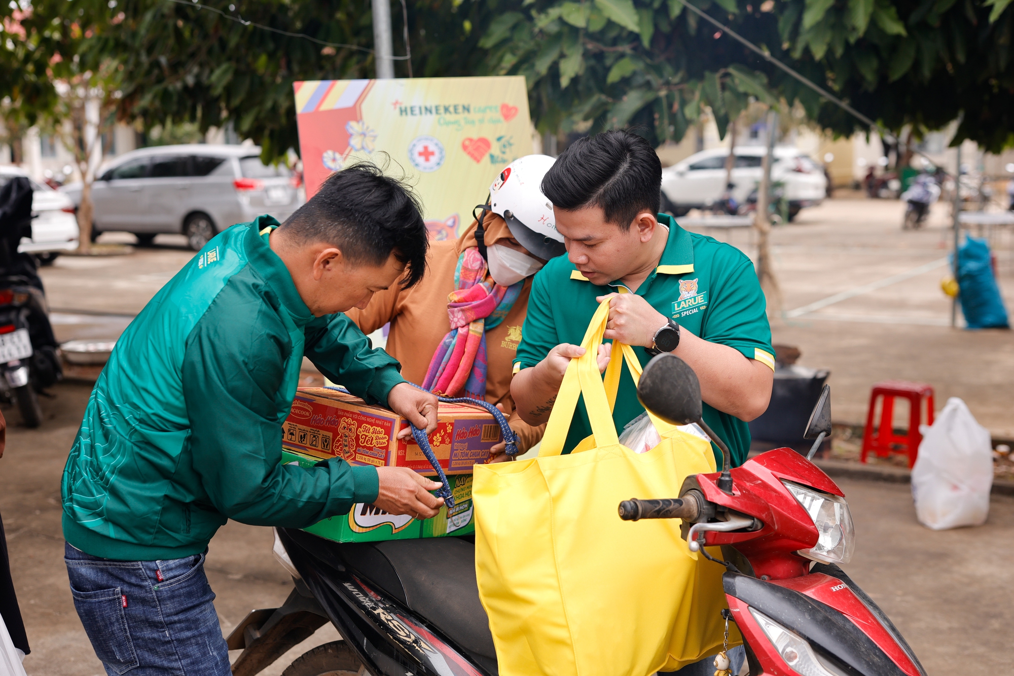 HEINEKEN Việt Nam mang Tết An Vui đến với người dân tại 28 tỉnh thành