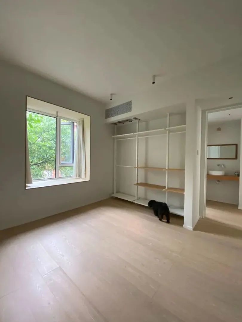 Căn hộ tối giản của cô gái sở hữu hơn 200 chiếc nồi và đảo bếp dài đến 2,2m- Ảnh 27. Căn hộ tối giản của cô gái sở hữu hơn 200 chiếc nồi và đảo bếp dài đến 2,2m- Ảnh 27.