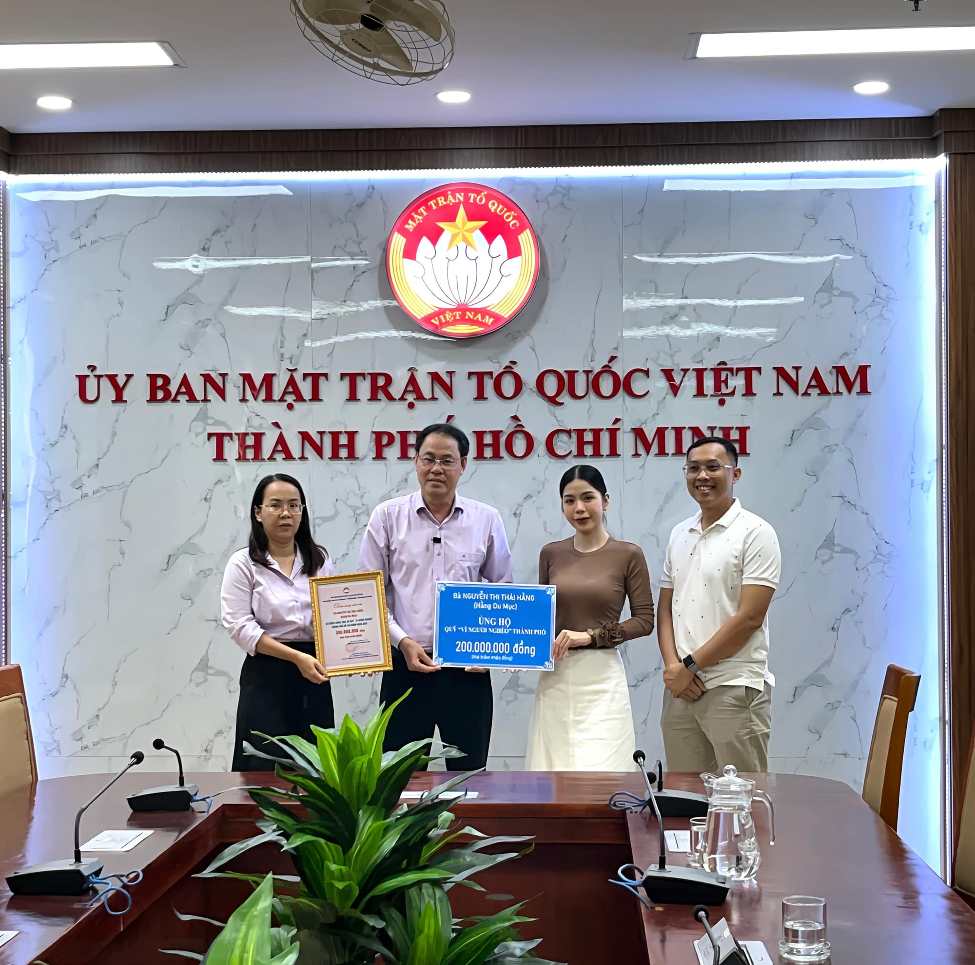 Hằng Du Mục, Quang Linh Vlogs và Thùy Tiên: Thiện nguyện và quảng cáo không thể bù trừ!- Ảnh 5.
