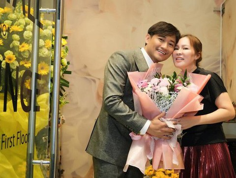 Vợ Quý Bình: "Nghĩ đến yêu anh ấy là mình không dám" - Ảnh 1.
