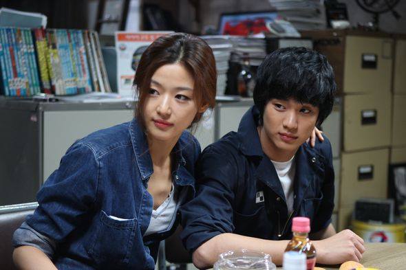 Chồng Jun Ji Hyun phản ứng với Kim Soo Hyun- Ảnh 5. Chồng Jun Ji Hyun phản ứng với Kim Soo Hyun- Ảnh 5.
