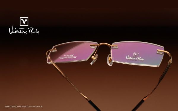Mắt kính Valentino Rudy được AR GROUP phân phối độc quyền tại Việt Nam- Ảnh 1.