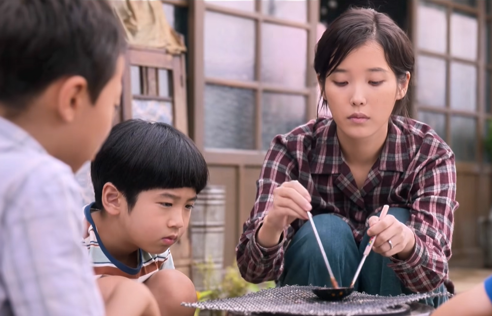 Phim 'Khi Cuộc Đời Cho Bạn Quả Quýt': Mất đi người thân, những đứa trẻ ở lại với nỗi đau, day dứt tới cuối đời- Ảnh 3.