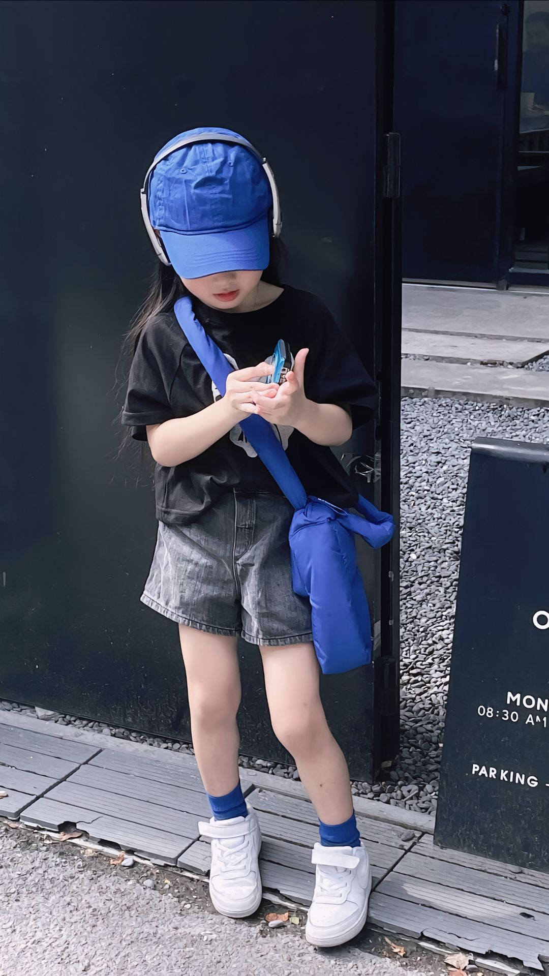 Lên outfit đi cafe cuối tuần cùng em bé 6 tuổi, diện đồ thế nào mà toát lên vibe sang chảnh, ai cũng phải khen- Ảnh 6.