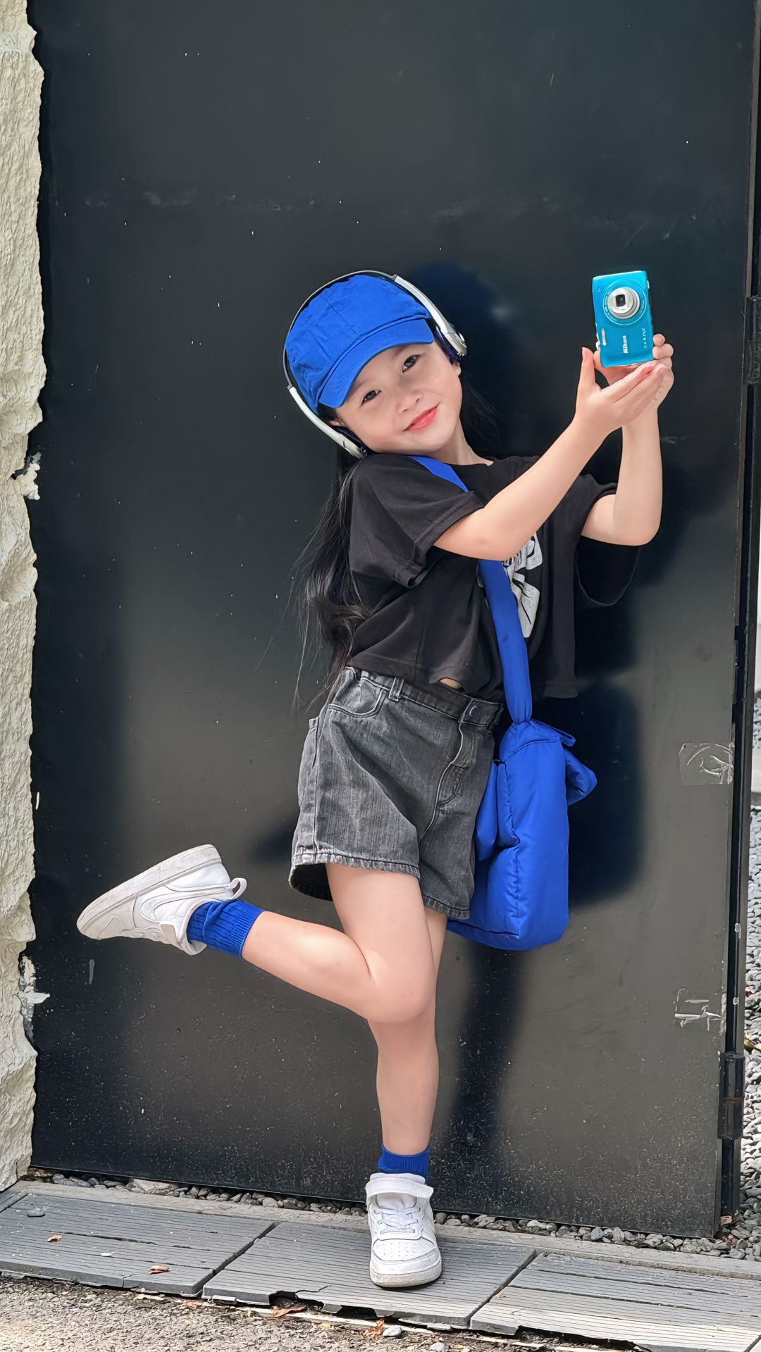 Lên outfit đi cafe cuối tuần cùng em bé 6 tuổi, diện đồ thế nào mà toát lên vibe sang chảnh, ai cũng phải khen- Ảnh 5.