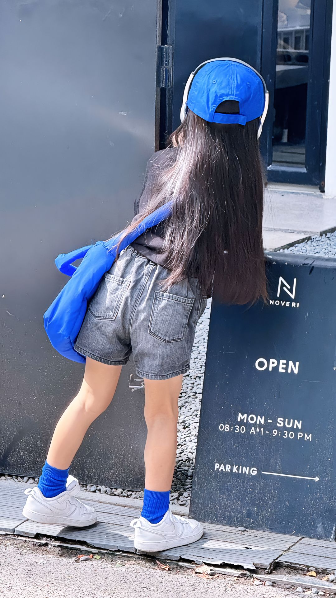 Lên outfit đi cafe cuối tuần cùng em bé 6 tuổi, diện đồ thế nào mà toát lên vibe sang chảnh, ai cũng phải khen- Ảnh 3.