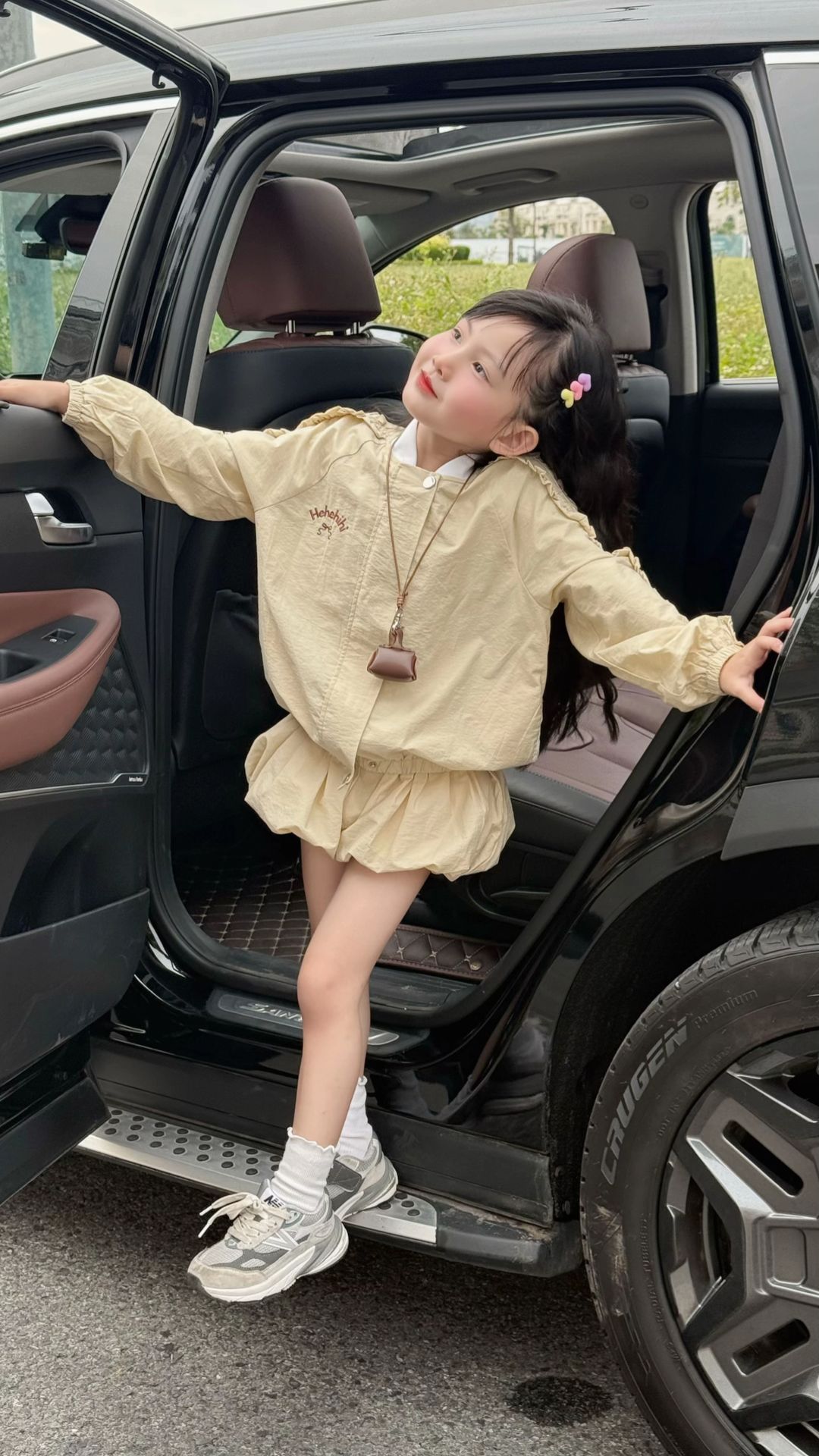 Lên outfit đi cafe cuối tuần cùng em bé 6 tuổi, diện đồ thế nào mà toát lên vibe sang chảnh, ai cũng phải khen- Ảnh 10.
