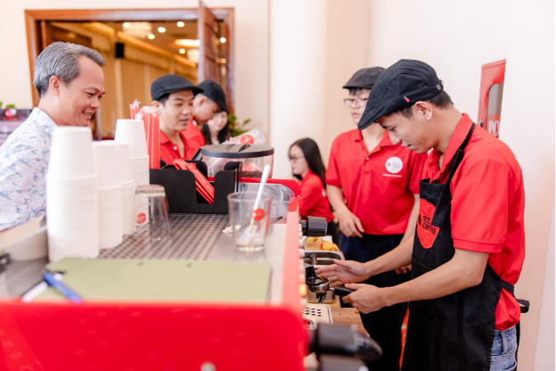 Xu hướng nhượng quyền cà phê phân khúc trung: Trường hợp Vui Coffee- Ảnh 5.