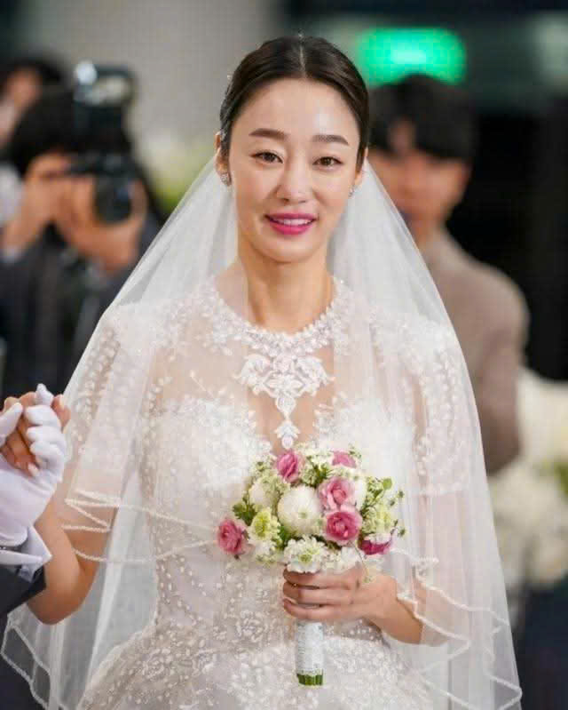 Cú twist kết thúc drama tình ái ầm ĩ nhất showbiz hiện nay: Bà cả lên truyền hình tuyên bố chấn động!- Ảnh 4.