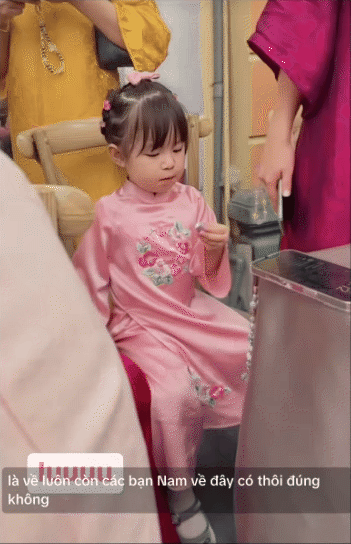 Pam Yêu Ơi diện áo dài tham dự lễ ăn hỏi của bố mẹ- Ảnh 12.