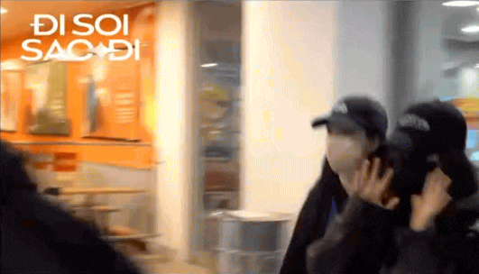 Vì sao không có fan ra đón Jisoo (BLACKPINK) tại sân bay Nội Bài?- Ảnh 1.