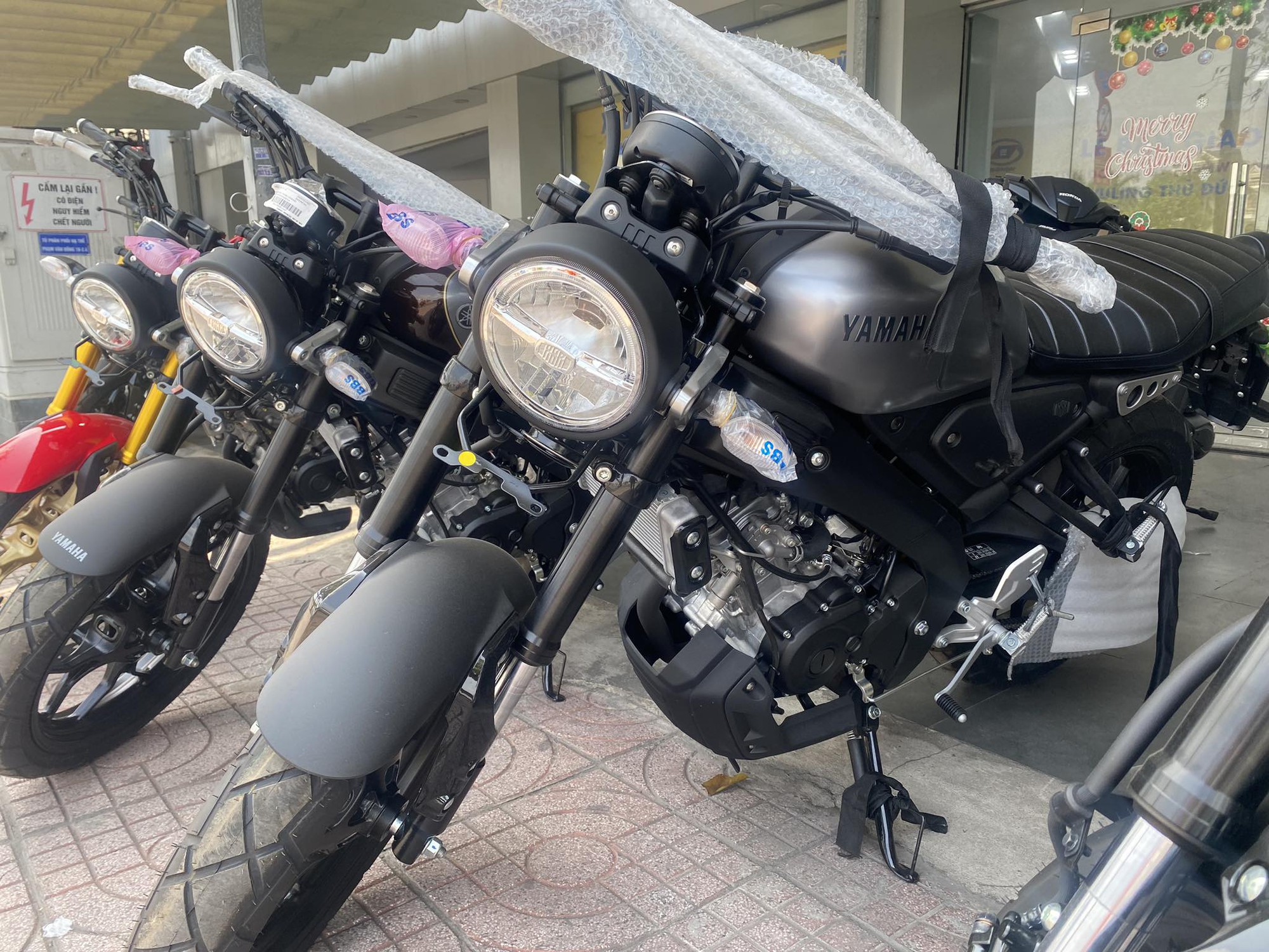 Xe Yamaha dáng đẹp đời mới có mặt ở đại lý: Mạnh 20 mã lực, ăn xăng 2L/100km, đấu mẫu Honda vừa về nước- Ảnh 2.