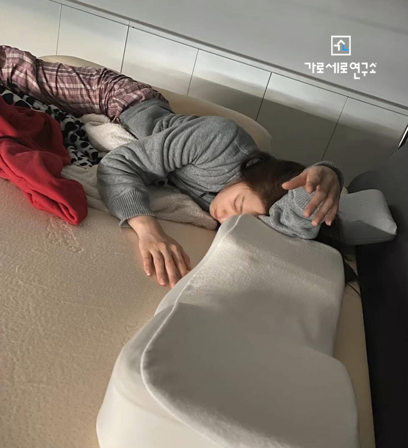Rò rỉ kho ảnh Kim Soo Hyun - Kim Sae Ron "non choẹt” cặp kè nhau, cả 1 video tố nam diễn viên nói dối?- Ảnh 10.