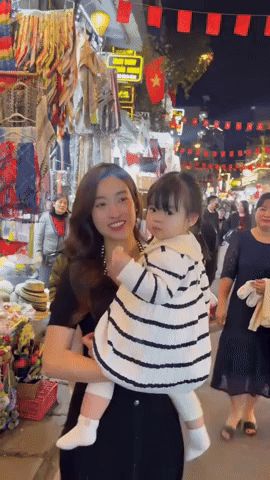 Vóc dáng gây chú ý của Đỗ Mỹ Linh khi cùng ái nữ chủ tịch CLB Hà Nội đi chụp ảnh Hàm Cá Mập- Ảnh 1.
