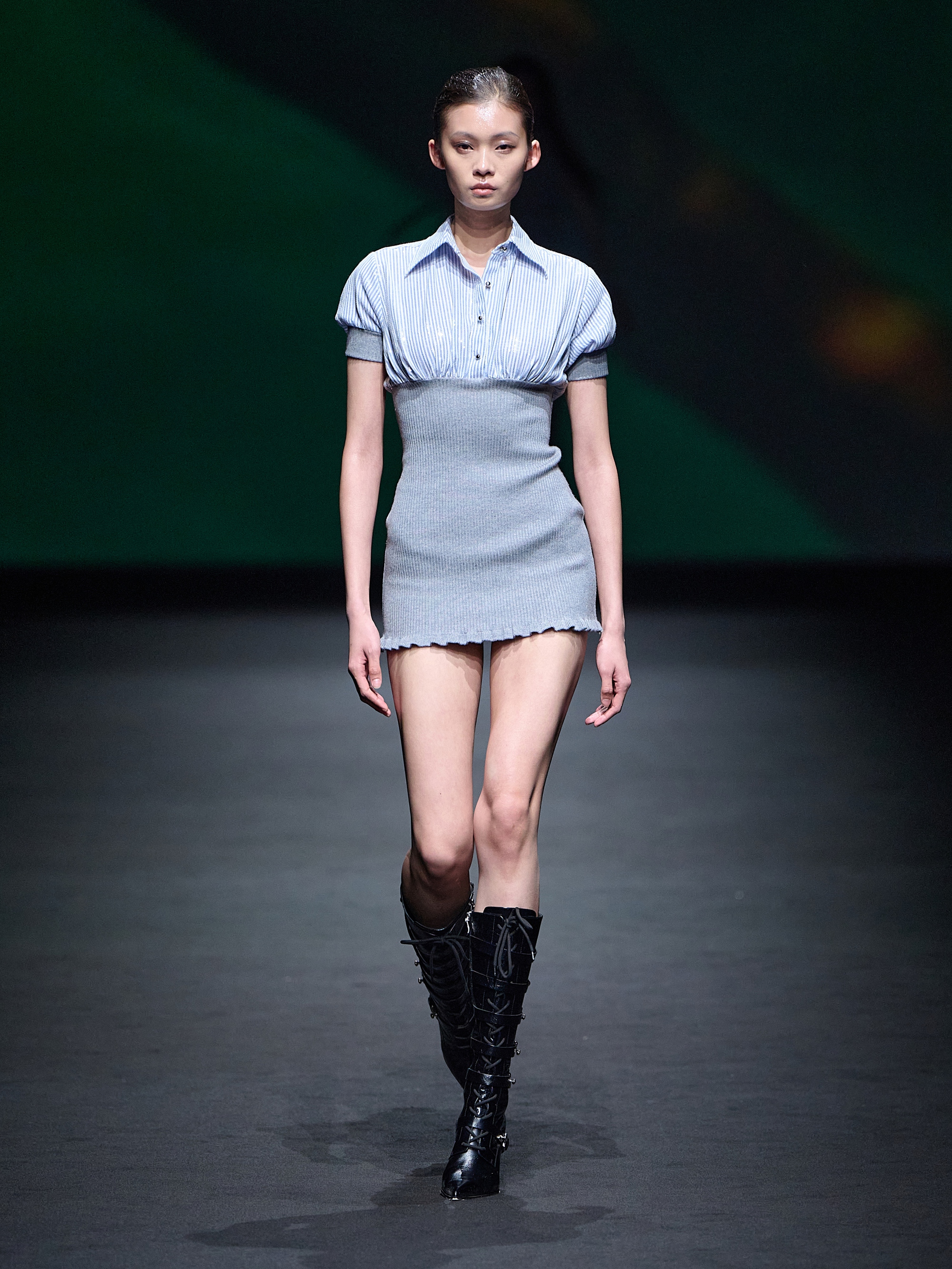 Thương hiệu thời trang Việt Nam gây bất ngờ tại “kinh đô thời trang châu Á- Ảnh 3. Thương hiệu thời trang Việt Nam gây bất ngờ tại “kinh đô thời trang châu Á- Ảnh 3.