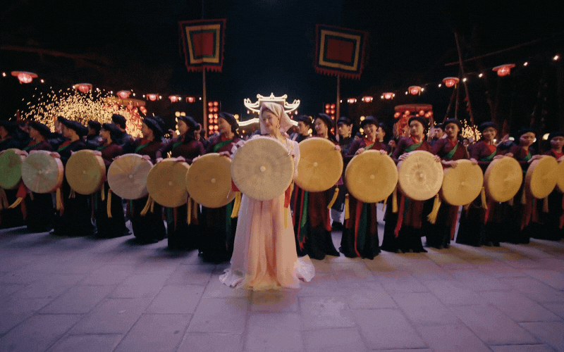 Loạt "đặc sản văn hóa" Bắc Ninh trong MV của Hòa Minzy: Hơi thở truyền thống đầy tự hào trong những thước phim tuyệt-đối-điện-ảnh- Ảnh 17.