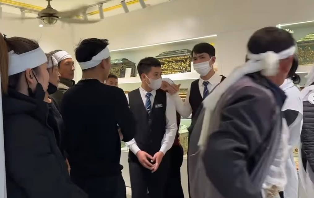 Thanh Bình An Lạc Viên trong lùm xùm ép mua quách giá cao, từng liên quan Đường "Nhuệ" tiềm lực thế nào?- Ảnh 2. Thanh Bình An Lạc Viên trong lùm xùm ép mua quách giá cao, từng liên quan Đường "Nhuệ" tiềm lực thế nào?- Ảnh 2.