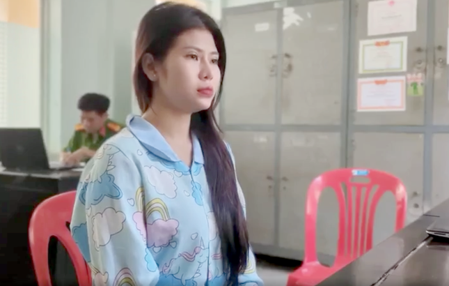 "Hot girl" 23 tuổi dẫn 2 thanh niên xông vào quán nhậu chém 4 người rồi rủ nhau đi "xả stress" trước khi đầu thú- Ảnh 1.