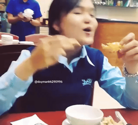 Quỳnh Anh lộ nhan sắc thời chưa biết make-up, làm 1 việc khiến dân mạng "ngại giùm", còn Duy Mạnh si mê bất chấp- Ảnh 1. Quỳnh Anh lộ nhan sắc thời chưa biết make-up, làm 1 việc khiến dân mạng "ngại giùm", còn Duy Mạnh si mê bất chấp- Ảnh 1.