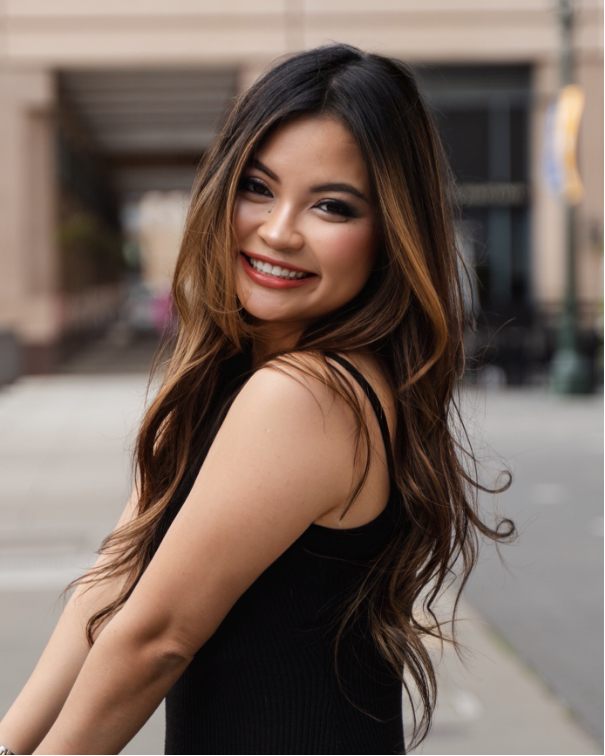 Nữ tác giả 29 tuổi trở lại gây bão với 'Món hàng hiệu mang tên tôi'- Ảnh 2. Nữ tác giả 29 tuổi trở lại gây bão với 'Món hàng hiệu mang tên tôi'- Ảnh 2.