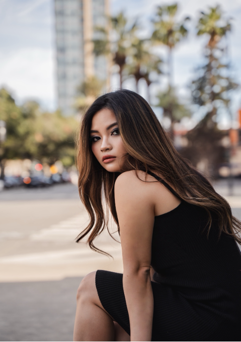 Nữ tác giả 29 tuổi trở lại gây bão với 'Món hàng hiệu mang tên tôi'- Ảnh 3. Nữ tác giả 29 tuổi trở lại gây bão với 'Món hàng hiệu mang tên tôi'- Ảnh 3.