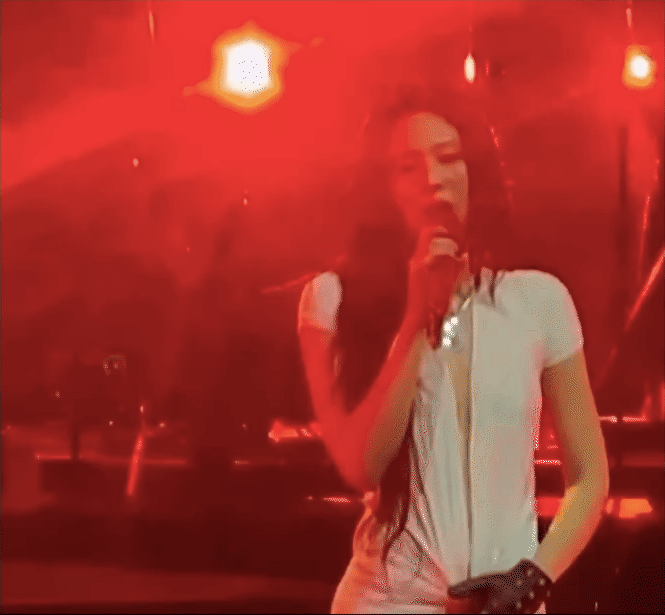 Chưa bao giờ thấy Jennie thế này: Cởi đồ cực táo bạo, khóc nghẹn khi hát về người yêu cũ- Ảnh 6.