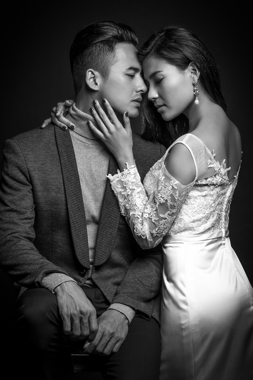 Ảnh cưới gam đen trắng của Salim và Hải Long: Dân mạng tranh cãi nhưng không thể phủ nhận "đẹp điên"- Ảnh 15. Ảnh cưới gam đen trắng của Salim và Hải Long: Dân mạng tranh cãi nhưng không thể phủ nhận "đẹp điên"- Ảnh 15.