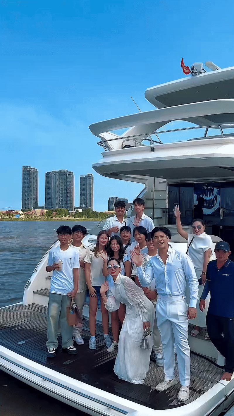 Sinh nhật đặc biệt của nhóc tỳ 14 tuổi nhà Lệ Quyên: Tổ chức trên du thuyền sang chảnh, view đắt nhất thành phố- Ảnh 7.
