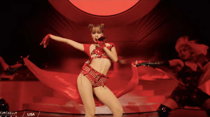 Đoạn video 18+ gây sốc của Lisa ở Coachella khiến dân tình nóng mắt- Ảnh 2.